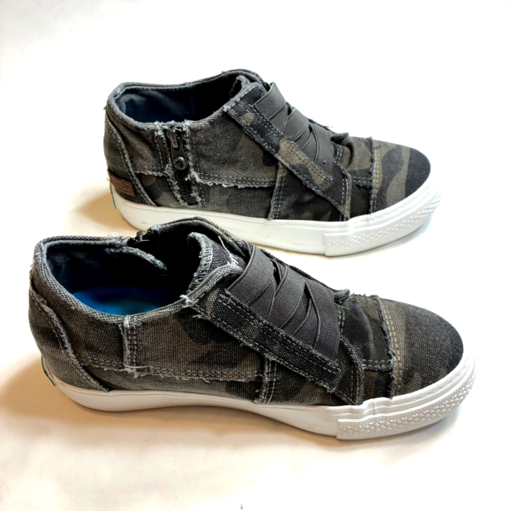 Blowfish Malibu Mamba Camo Washed Canvas Sneakers Woman’s 7.5